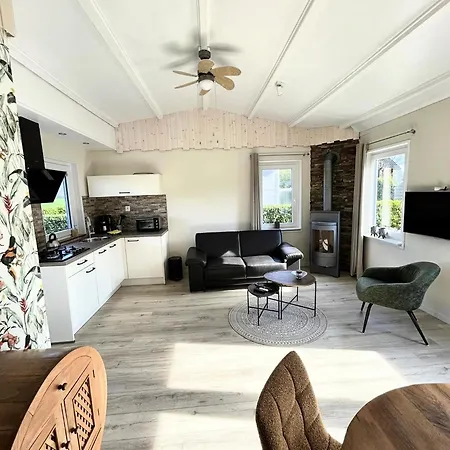 Chalet Kings View Cottage, Helemaal Vernieuwd 2025 Warmenhuizen