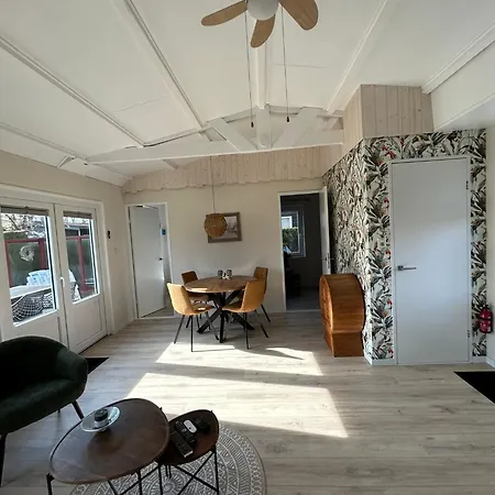 Kings View Cottage, Helemaal Vernieuwd 2025 シャレー Warmenhuizen