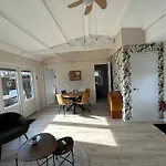 Kings View Cottage, Nu Met Nieuwe Grote Bbq Chalet Warmenhuizen